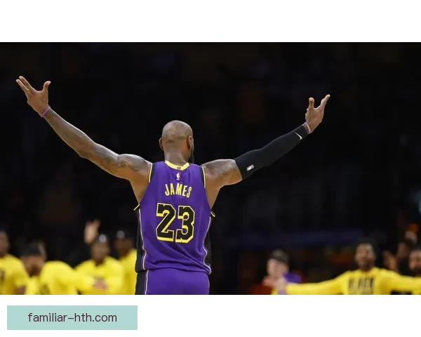 NBA焦点战巨星对决引爆全场季后赛格局再生变数东西部强队暗流涌动